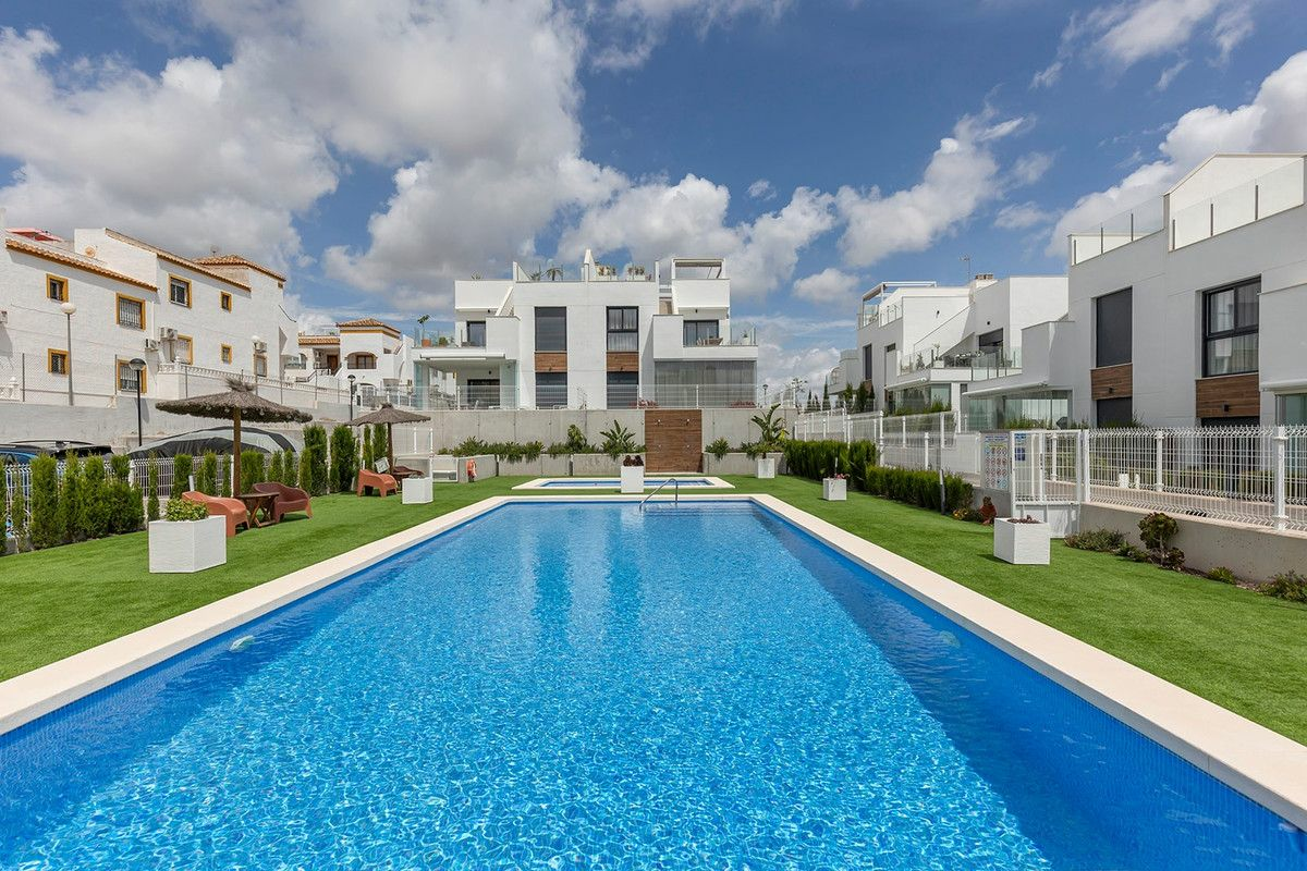 2-bedroom Apartment In Orihuela, Spain (98 M²)
