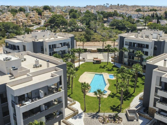 2-bedroom Apartment In Orihuela Costa, Spain (85 M²)