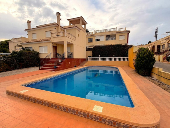 Villa In Algorfa