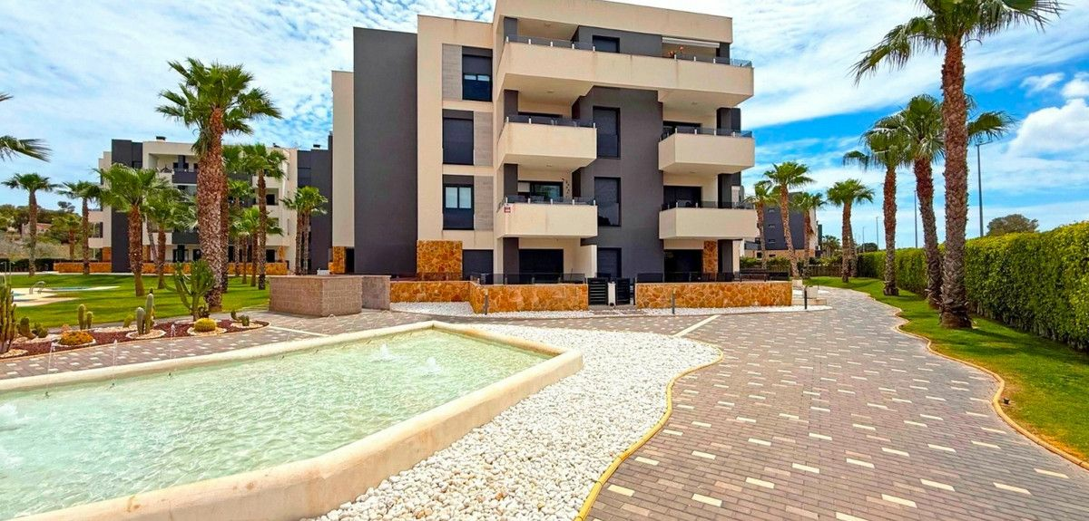 2-bedroom Apartment In Orihuela Costa, Spain (85 M²)