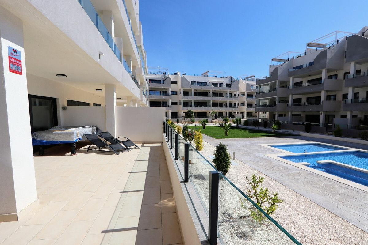 3-bedroom Apartment In Orihuela Costa, Spain (98 M²)