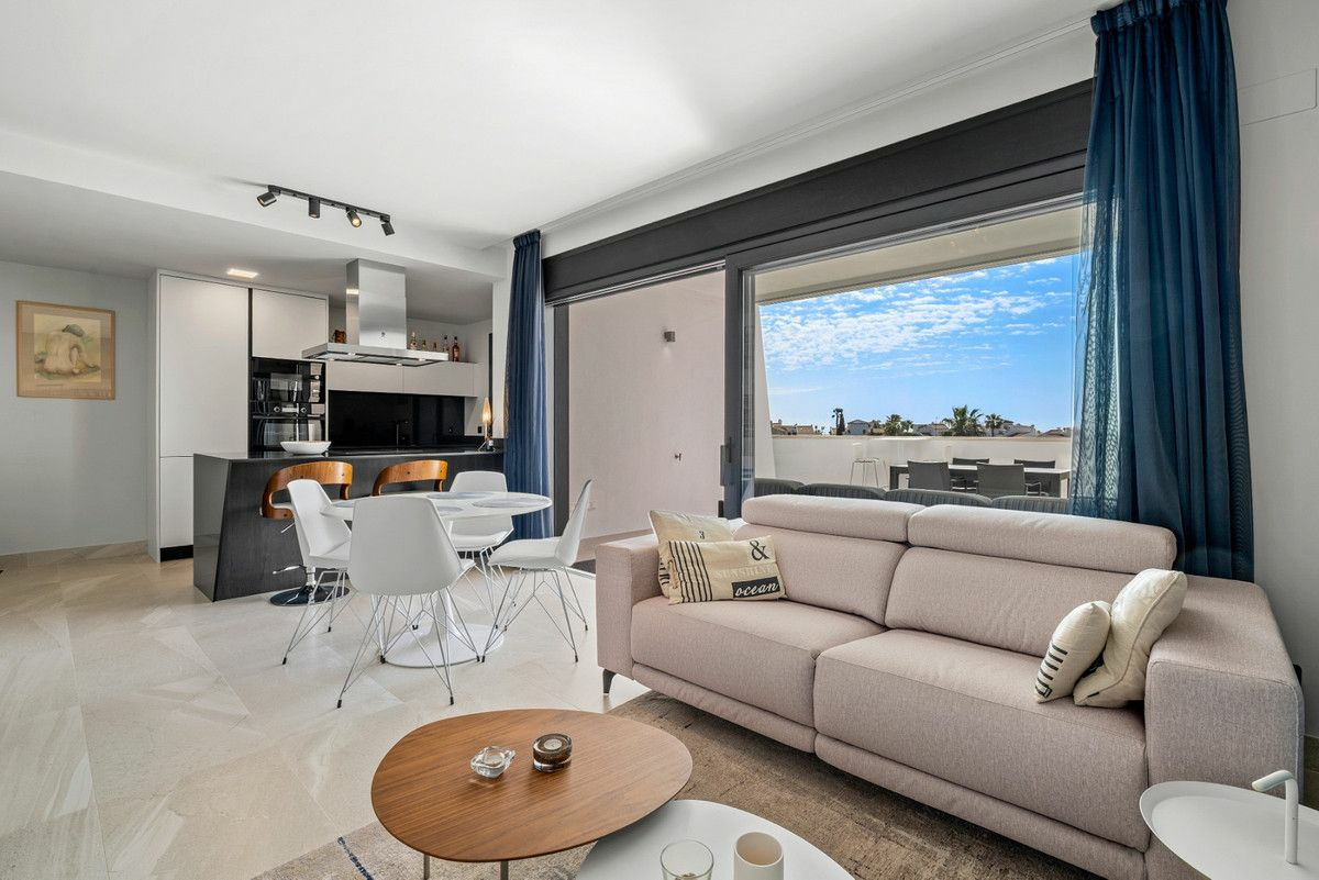 2-bedroom Apartment In Orihuela Costa, Spain (61 M²)