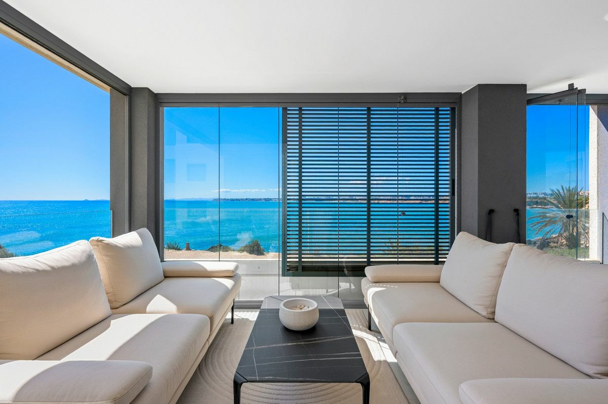 3-bedroom Apartment In Orihuela Costa, Spain (95 M²)