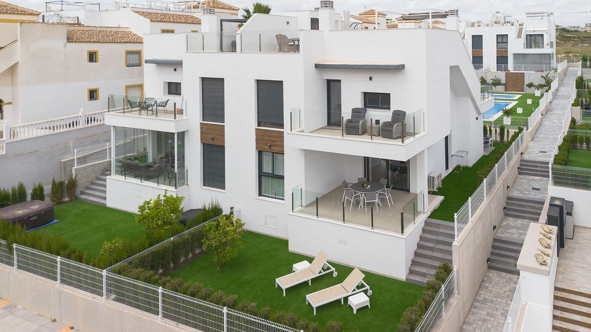 2-bedroom Apartment In Orihuela, Spain (98 M²)
