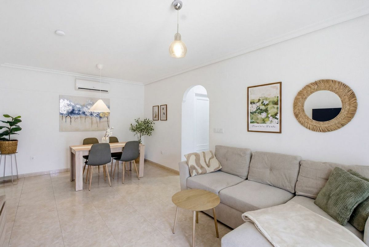 2-bedroom Apartment In Orihuela Costa, Spain (79 M²)