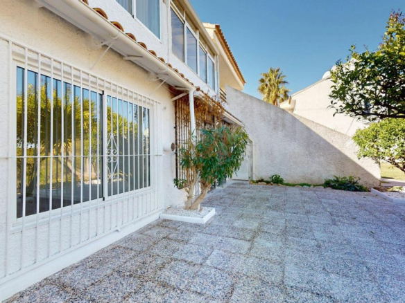 2-bedroom Apartment In Orihuela Costa, Spain (58 M²)