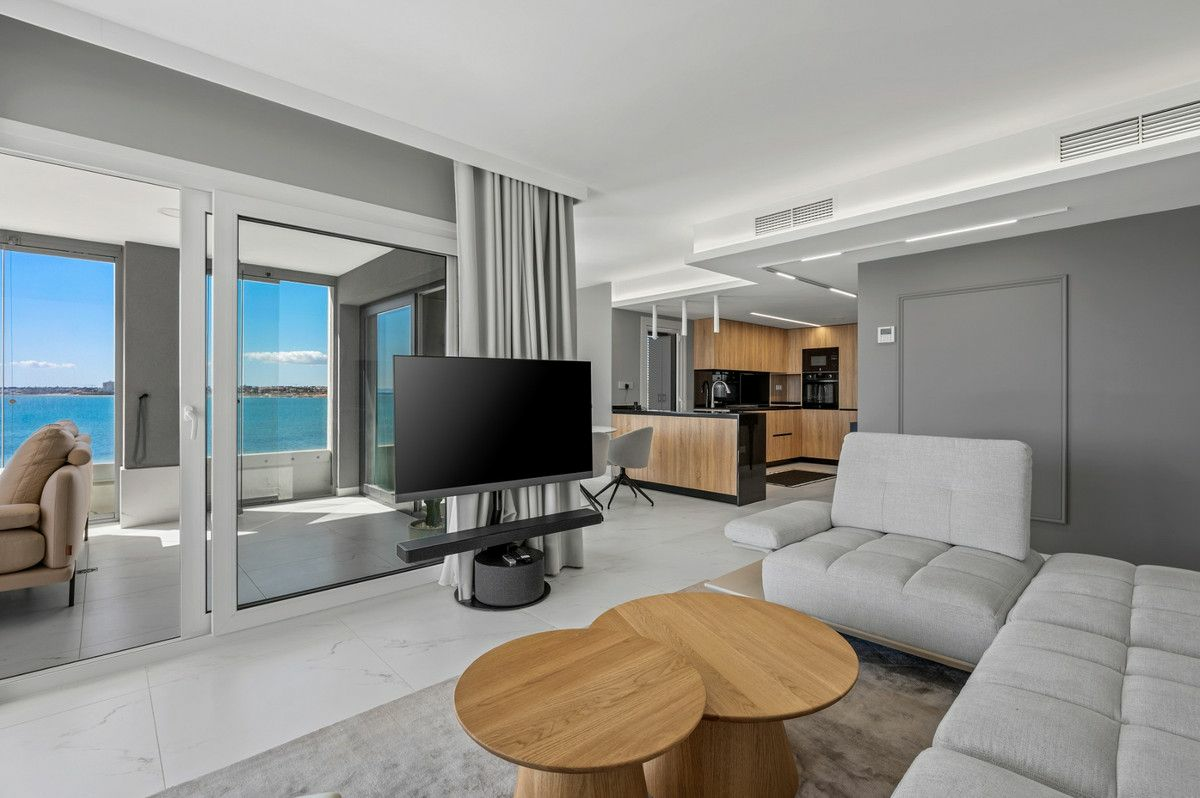 3-bedroom Apartment In Orihuela Costa, Spain (95 M²)