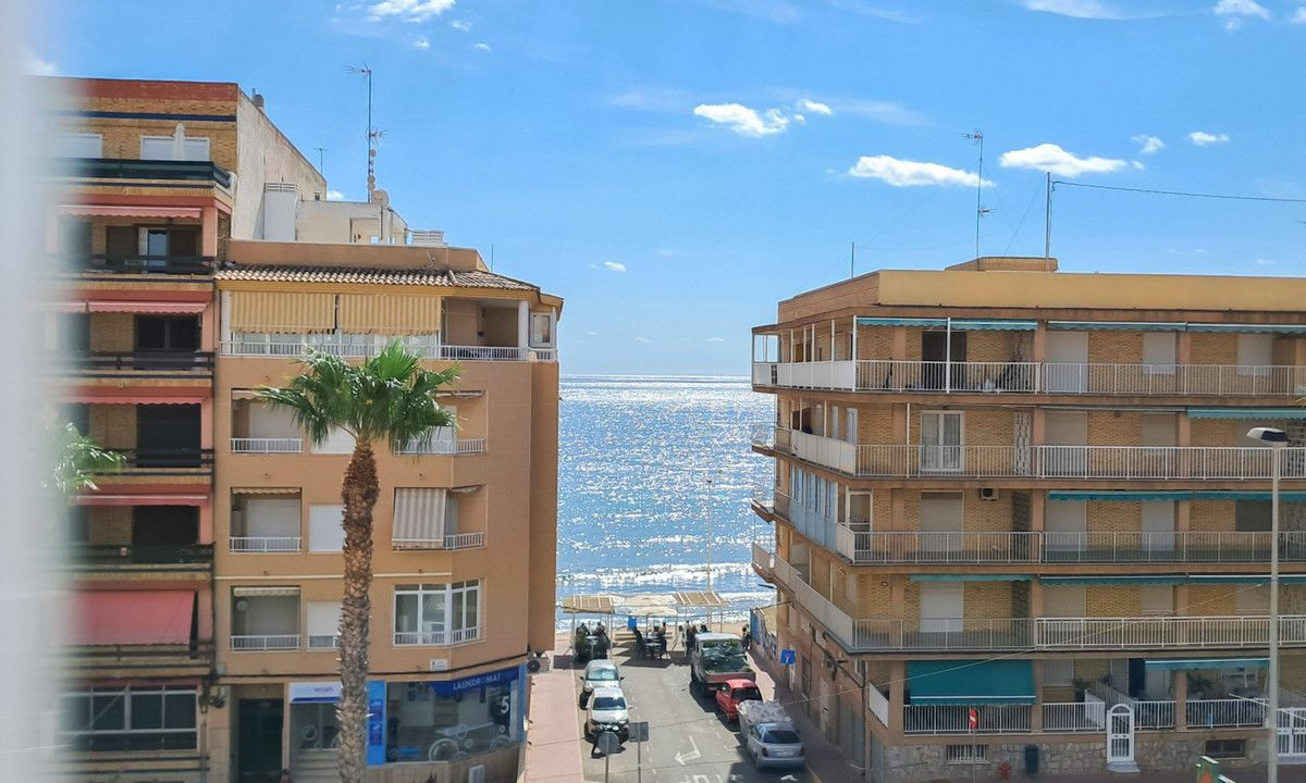 3-bedroom Apartment In Torrevieja, Spain (119 M²)