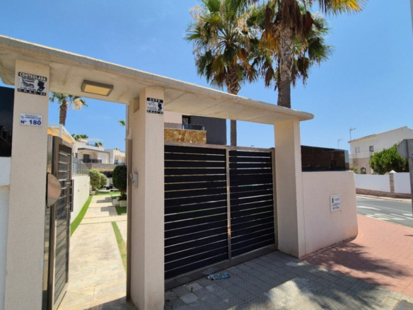 4-bedroom Villa In Torrevieja, Spain (205 M²)