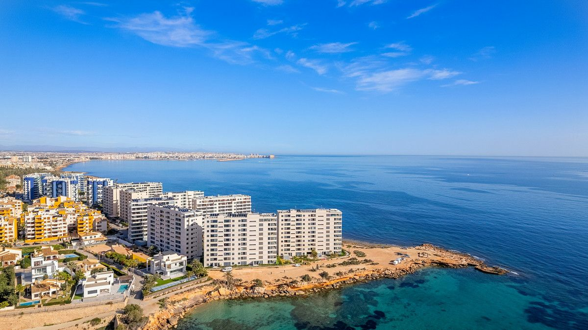 3-bedroom Apartment In Orihuela Costa, Spain (95 M²)