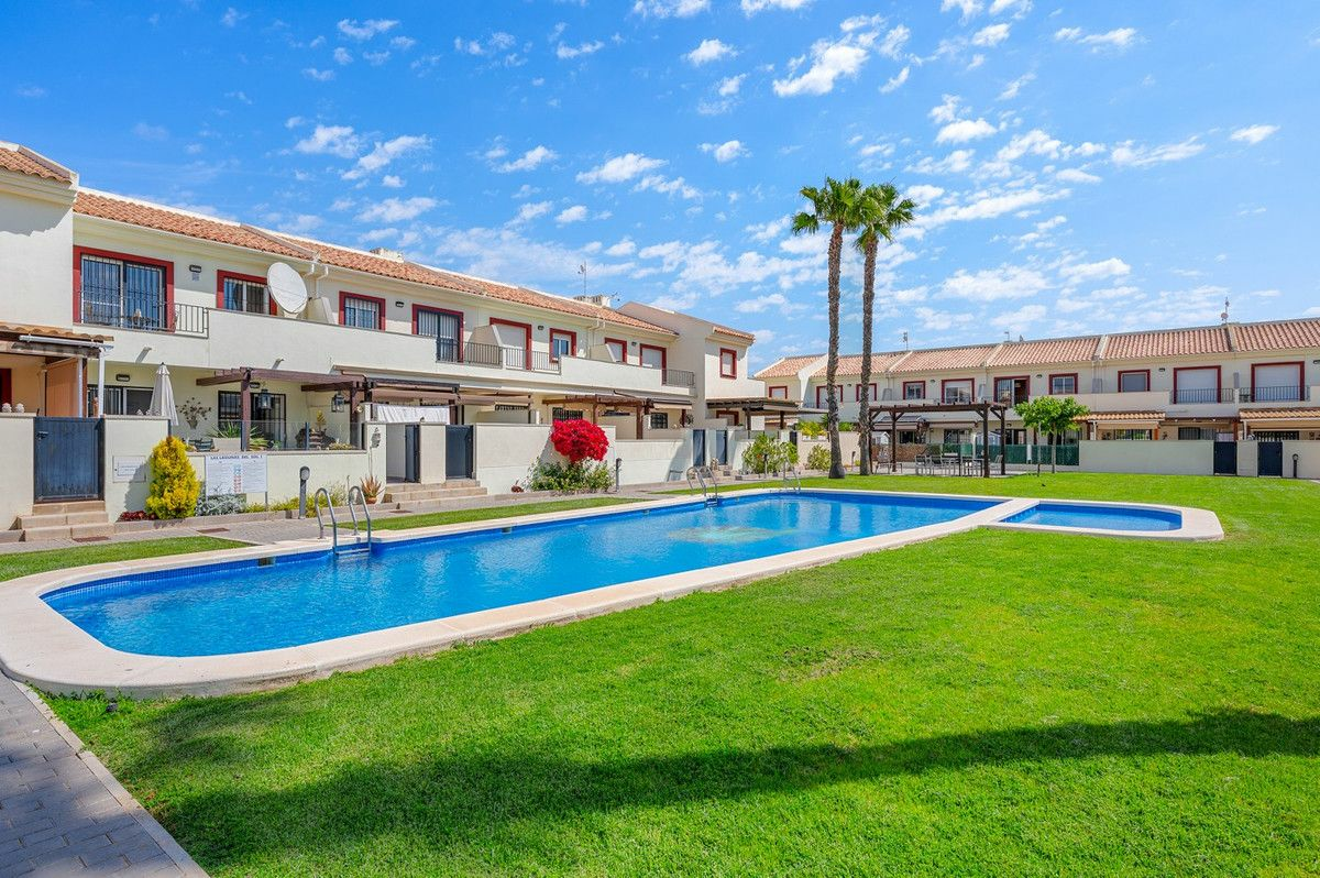 3-bedroom House In Rojales, Spain (115 M²)