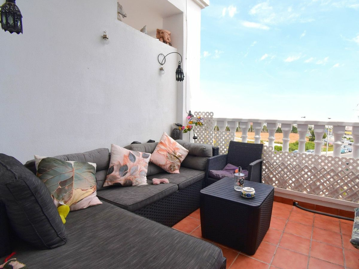 2-bedroom Apartment In Orihuela Costa, Spain (71 M²)
