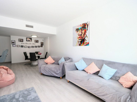 3-bedroom Apartment In Orihuela Costa, Spain (98 M²)