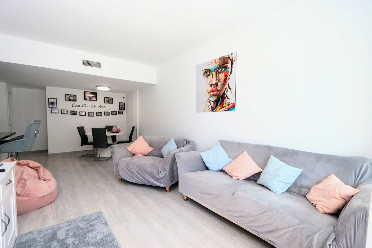 3-bedroom Apartment In Orihuela Costa, Spain (98 M²)