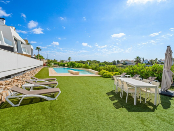 2-bedroom Apartment In Orihuela Costa, Spain (61 M²)