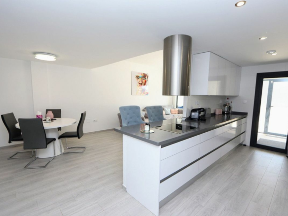 3-bedroom Apartment In Orihuela Costa, Spain (98 M²)
