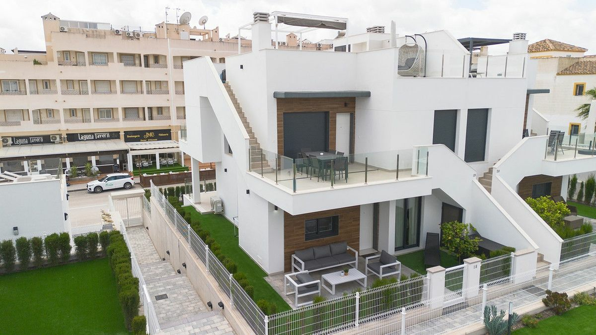 2-bedroom Apartment In Orihuela, Spain (98 M²)