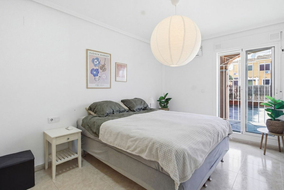 2-bedroom Apartment In Orihuela Costa, Spain (79 M²)