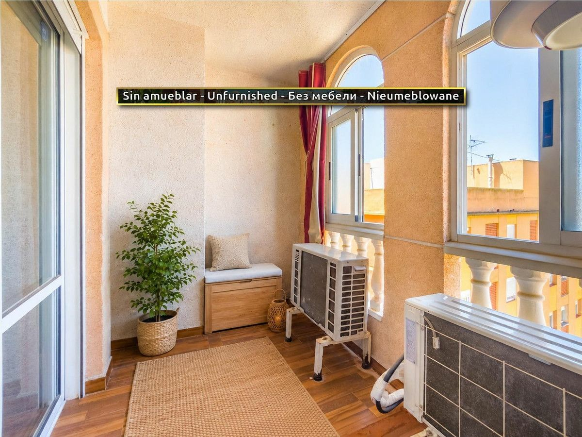 2-bedroom Apartment In Torrevieja, Spain (82 M²)