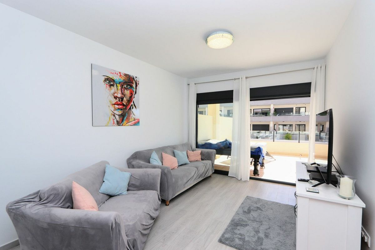 3-bedroom Apartment In Orihuela Costa, Spain (98 M²)