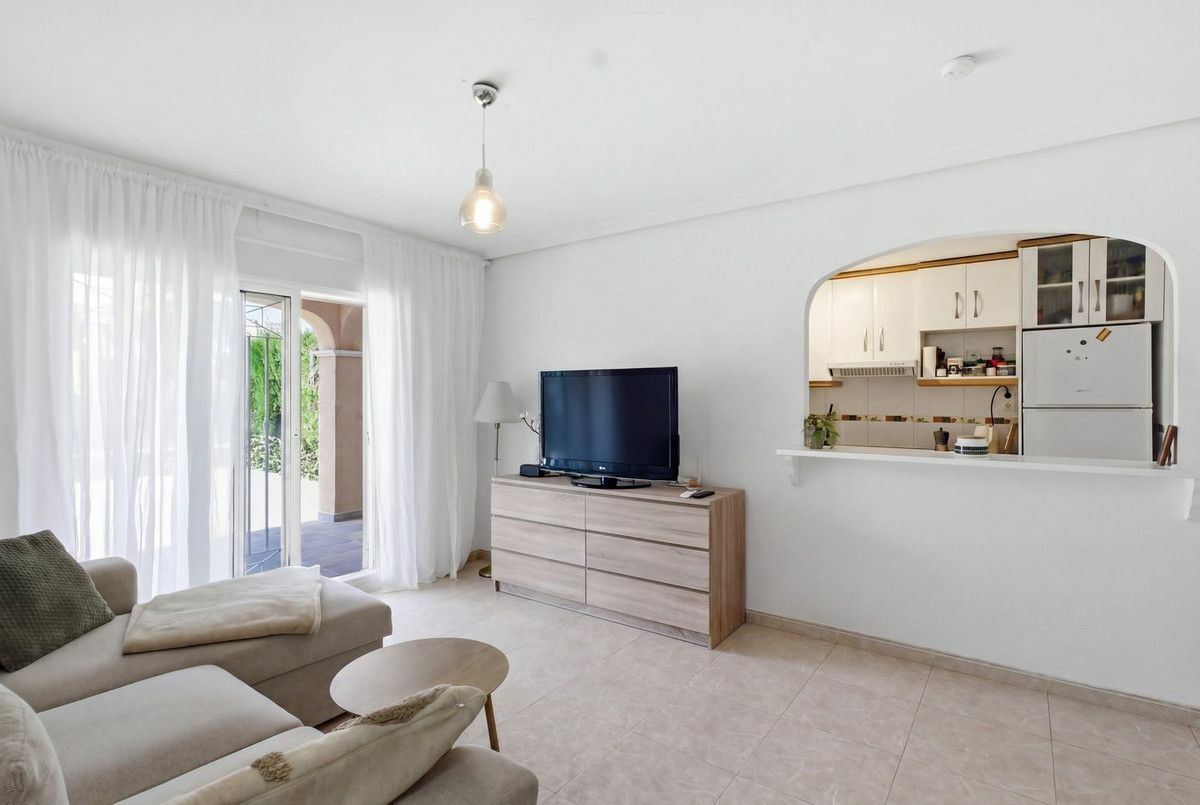 2-bedroom Apartment In Orihuela Costa, Spain (79 M²)