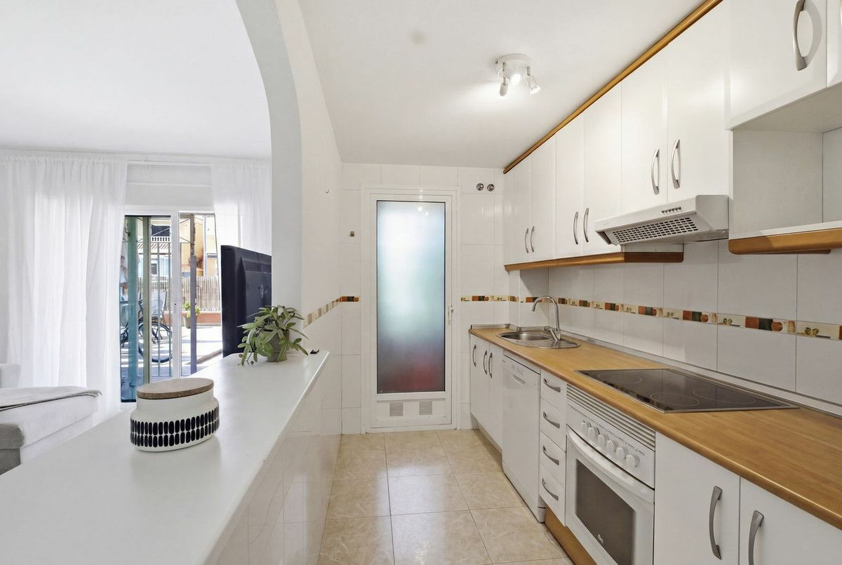 2-bedroom Apartment In Orihuela Costa, Spain (79 M²)
