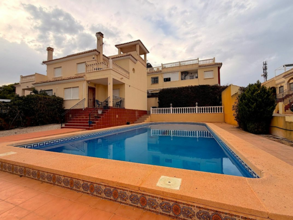 Villa In Algorfa