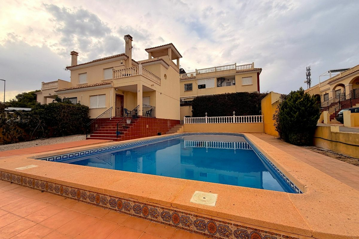 Villa In Algorfa
