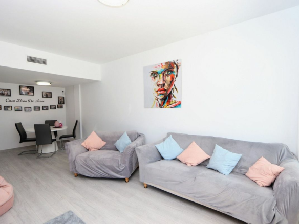 3-bedroom Apartment In Orihuela Costa, Spain (98 M²)