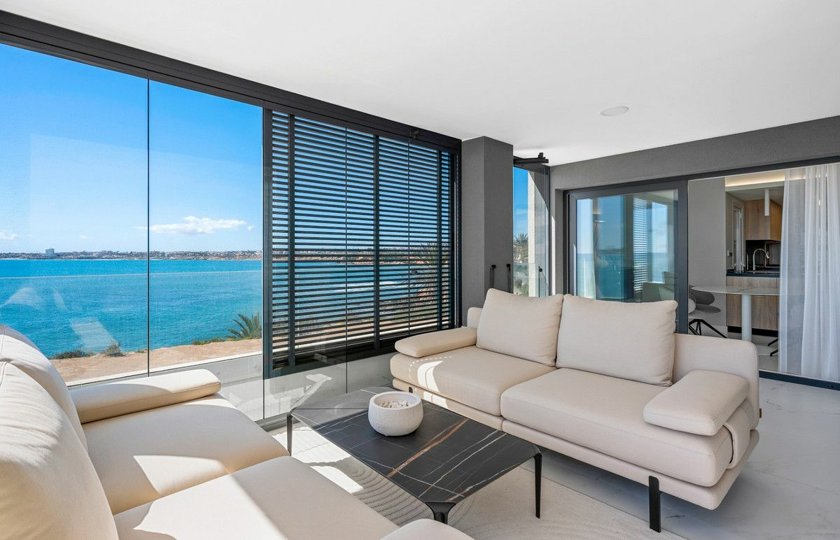 3-bedroom Apartment In Orihuela Costa, Spain (95 M²)