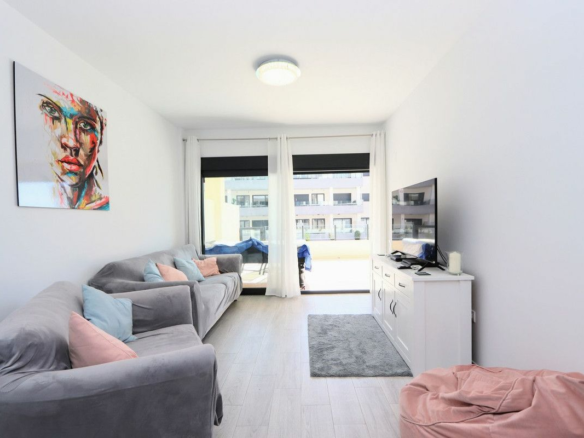 3-bedroom Apartment In Orihuela Costa, Spain (98 M²)