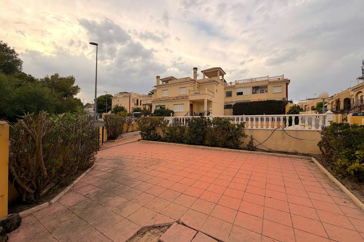 Villa In Algorfa