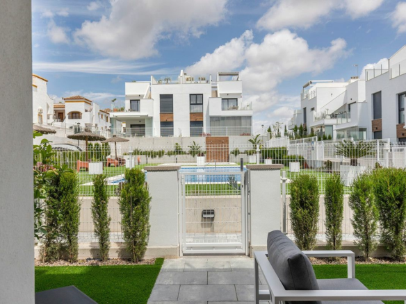 2-bedroom Apartment In Orihuela, Spain (98 M²)