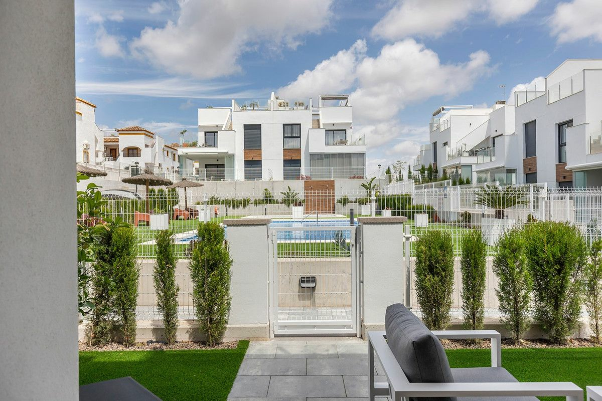2-bedroom Apartment In Orihuela, Spain (98 M²)