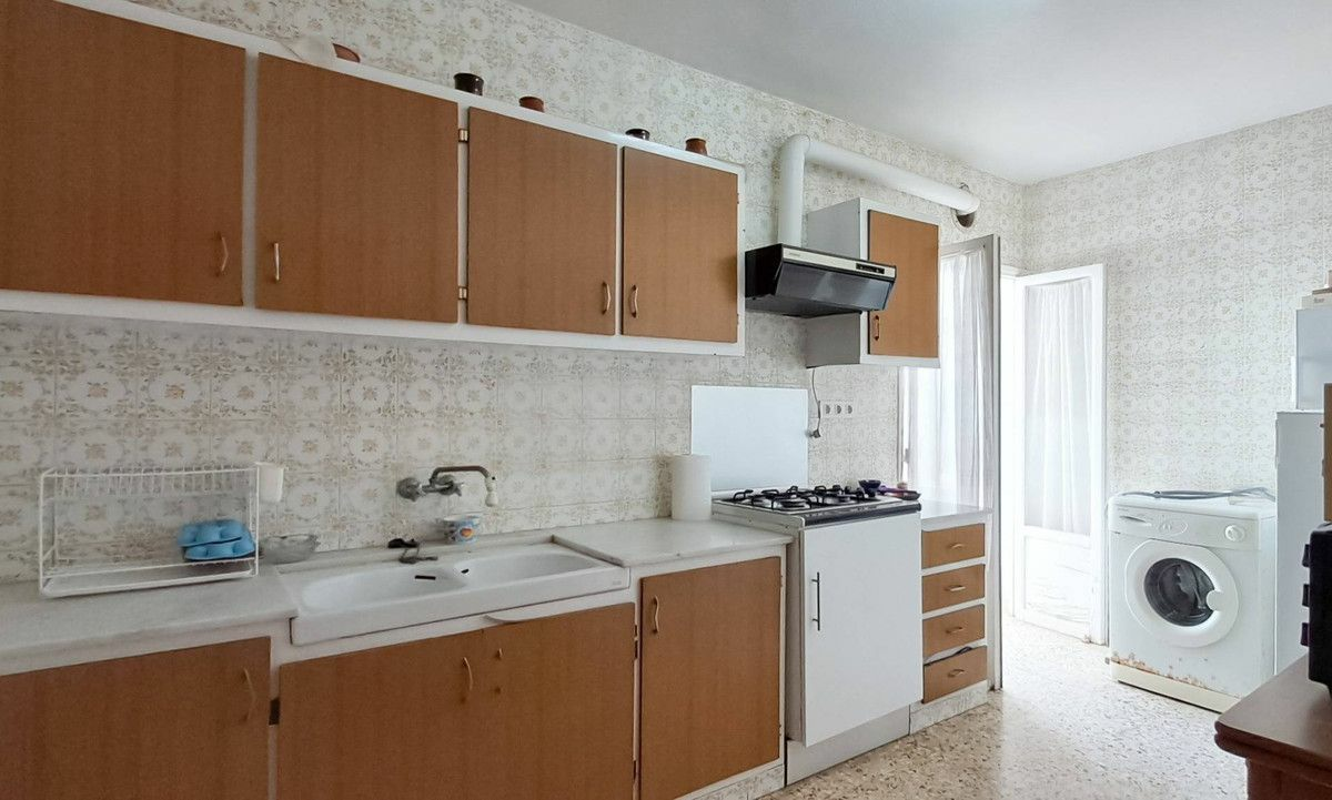 3-bedroom Apartment In Torrevieja, Spain (119 M²)