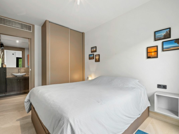 2-bedroom Apartment In Orihuela Costa, Spain (61 M²)