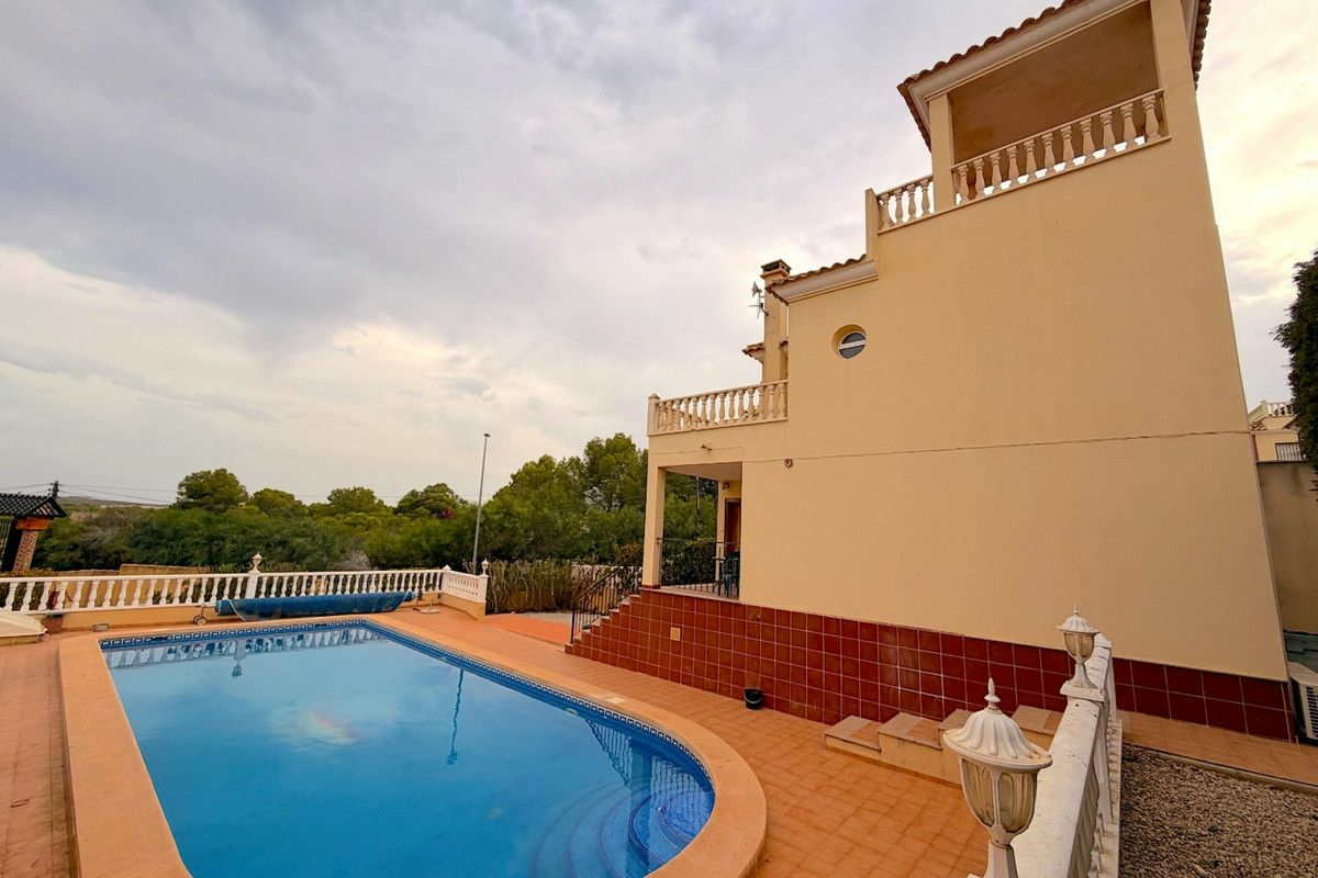 Villa In Algorfa