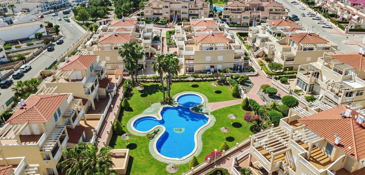 3-bedroom Apartment In Orihuela Costa, Spain (102 M²)