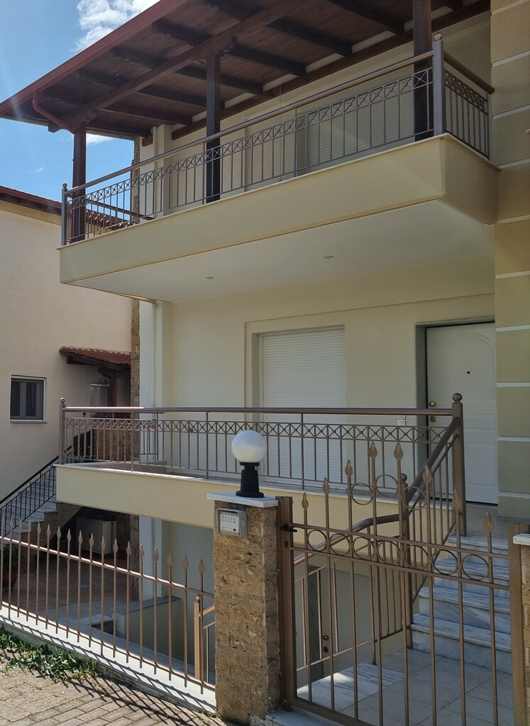 30yahdndusf-3225be 4-bedroom Maisonette In Thermi, Greece (209 M²)
