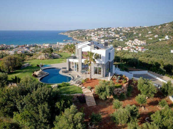 Villa 336 M2 In Vamos, Greece