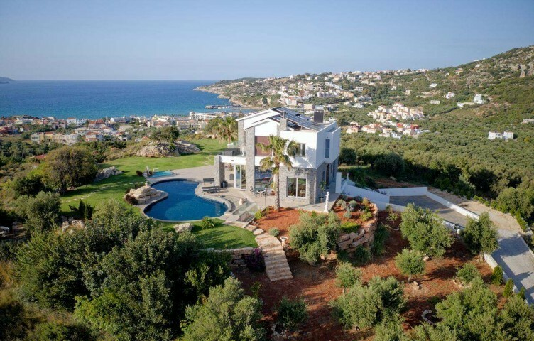 Villa 336 M2 In Vamos, Greece