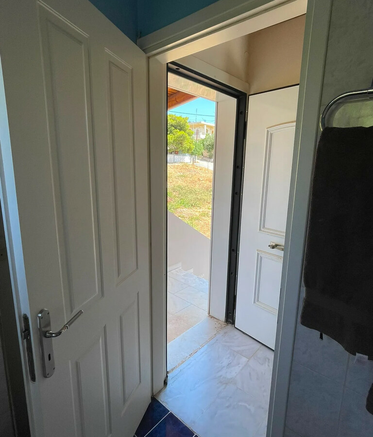Maisonette In Artemida (loutsa), Greece (250 M²)
