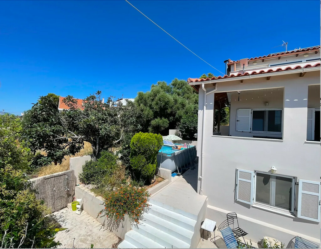 Maisonette In Artemida (loutsa), Greece (250 M²)