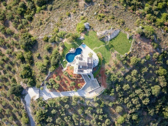 Villa 336 M2 In Vamos, Greece