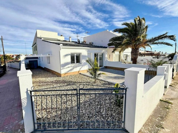 3-bedroom Villa In Rojales, Spain (80 M²)