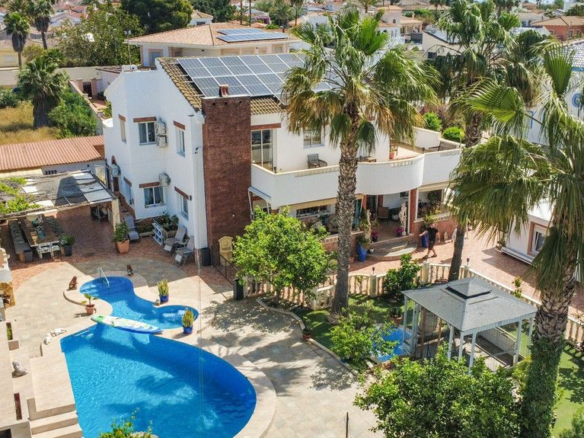 7-bedroom Villa In Rojales, Spain (480 M²)