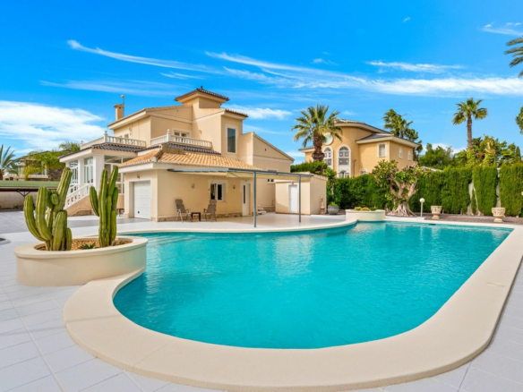 Villa In Rojales