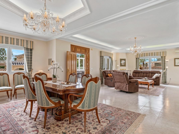 4-bedroom Villa In Rojales, Spain (292 M²)