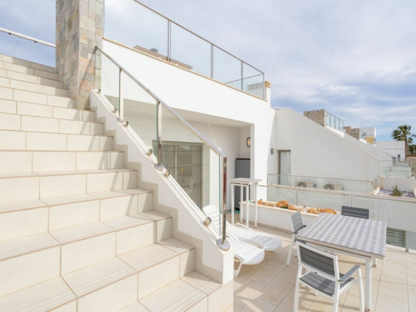 4-bedroom Villa In Los Alcázares, Spain (141 M²)