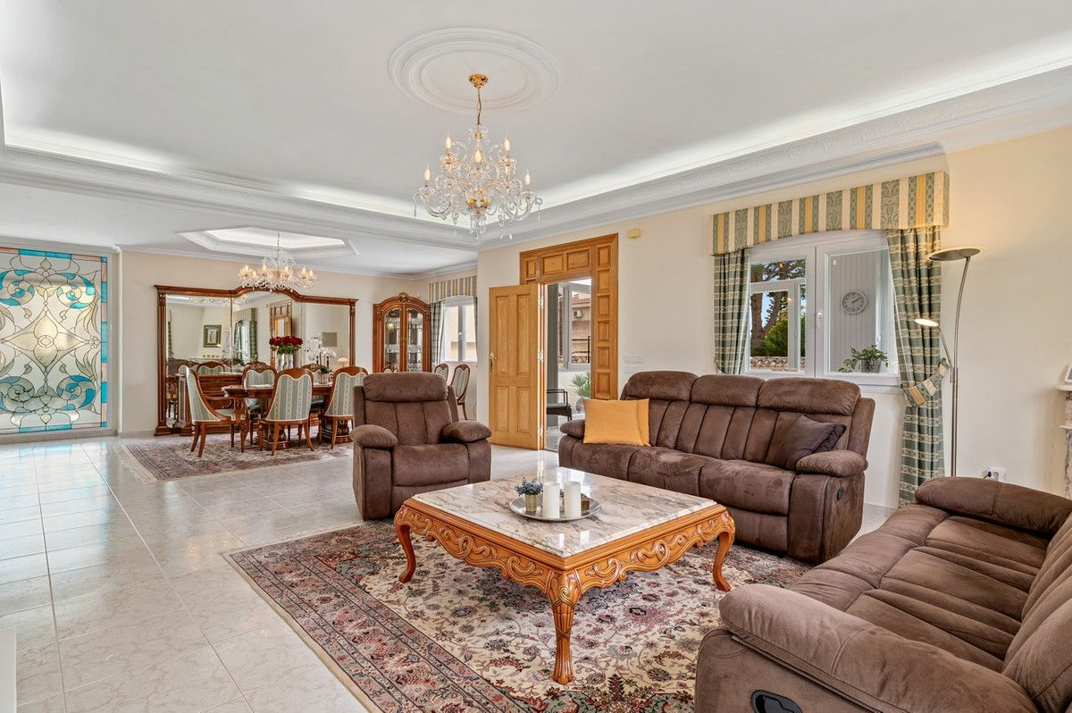 4-bedroom Villa In Rojales, Spain (292 M²)
